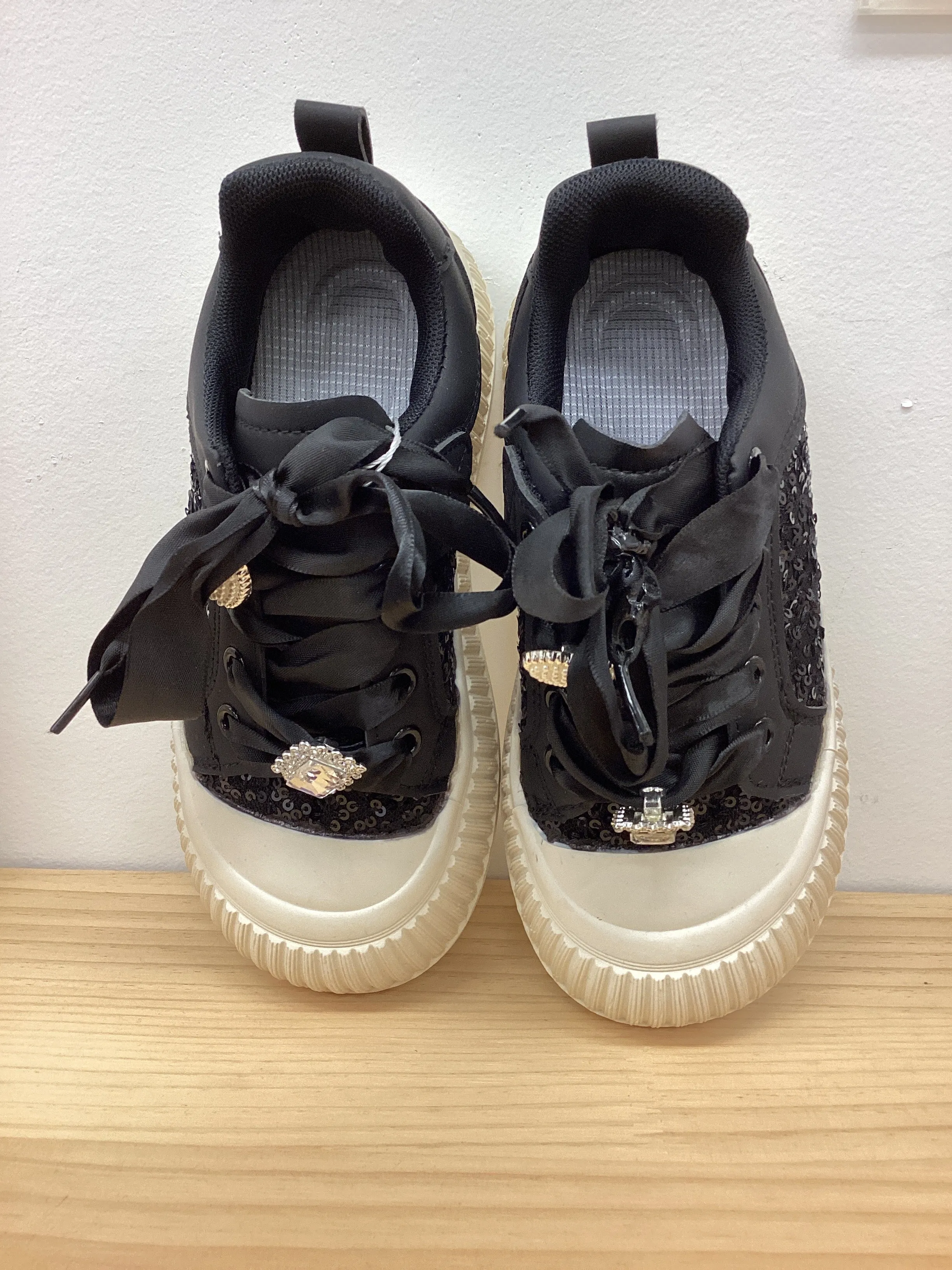 3 color sneakers