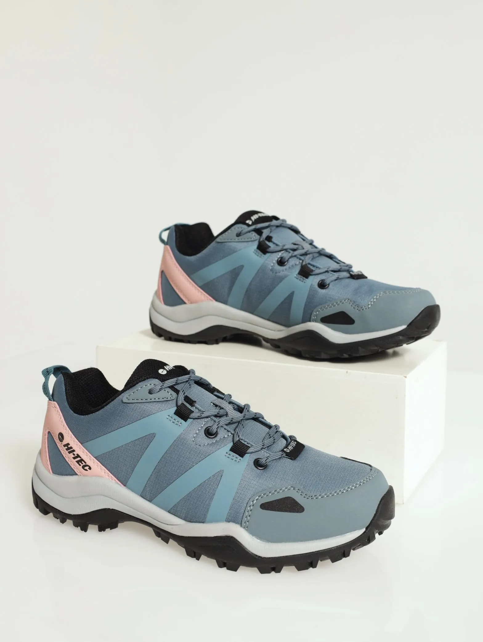 Ares Outdoor Lifestyle Shoe - Rose