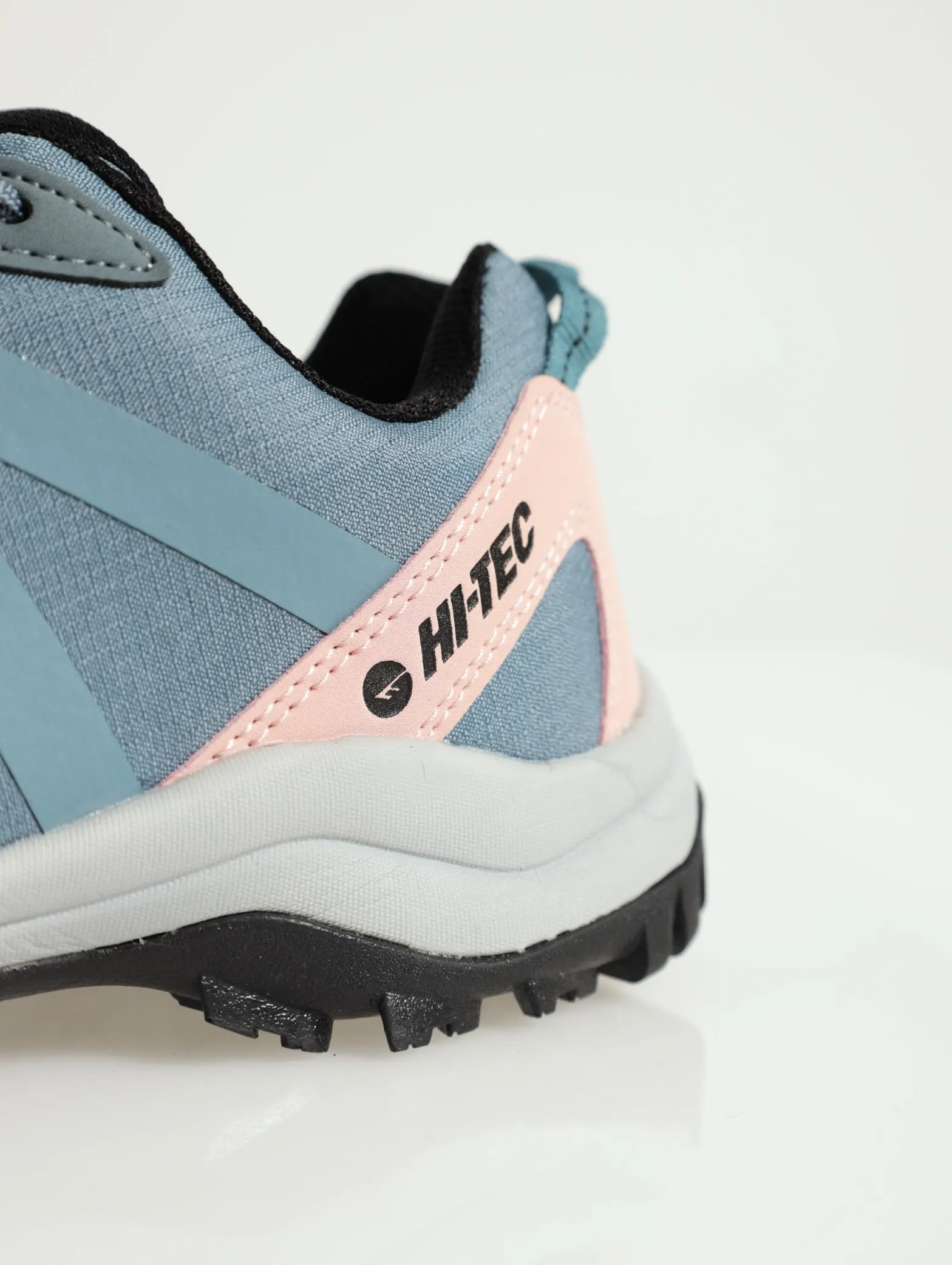 Ares Outdoor Lifestyle Shoe - Rose