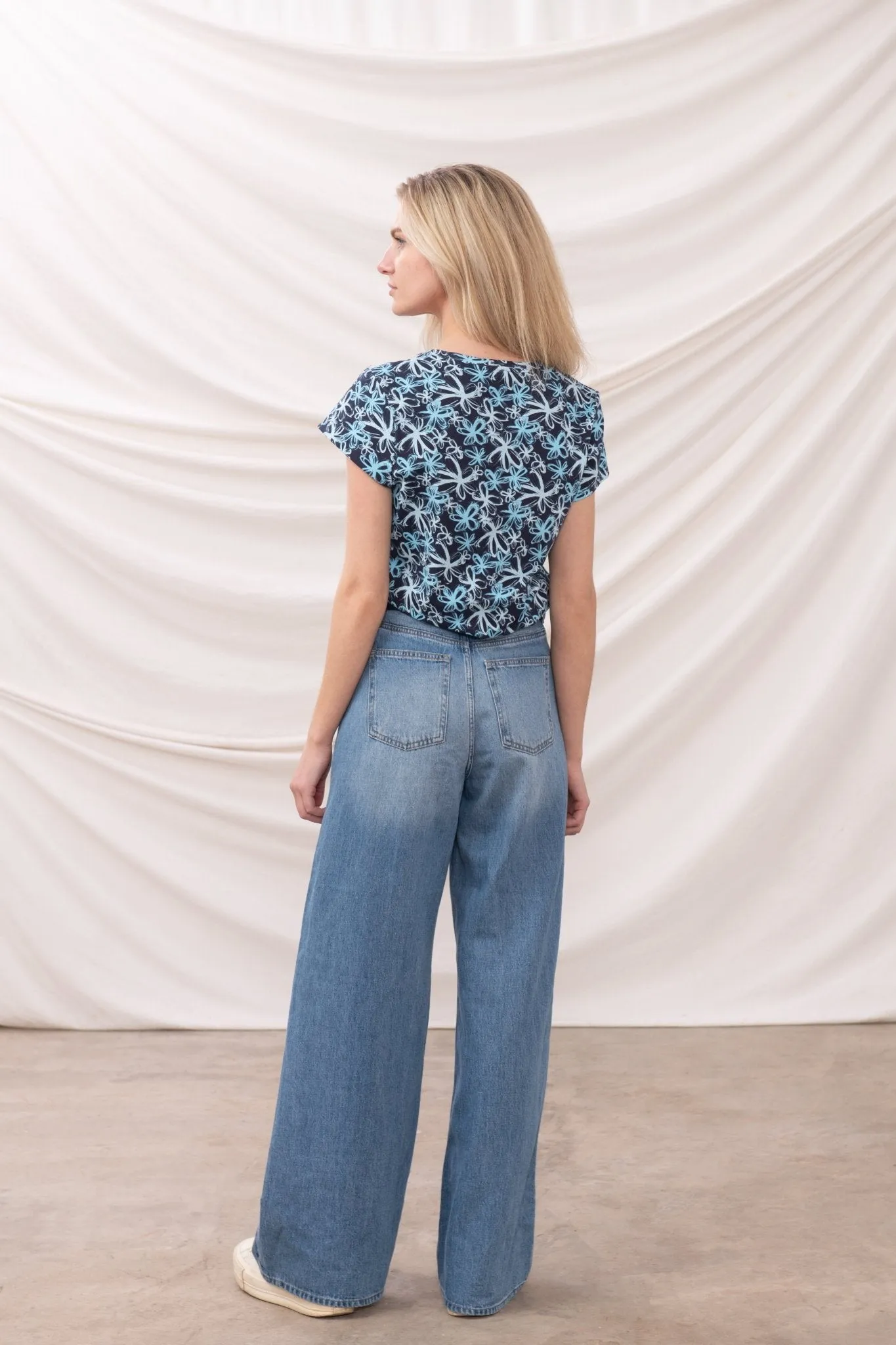 Ariana Tee - Navy Floral