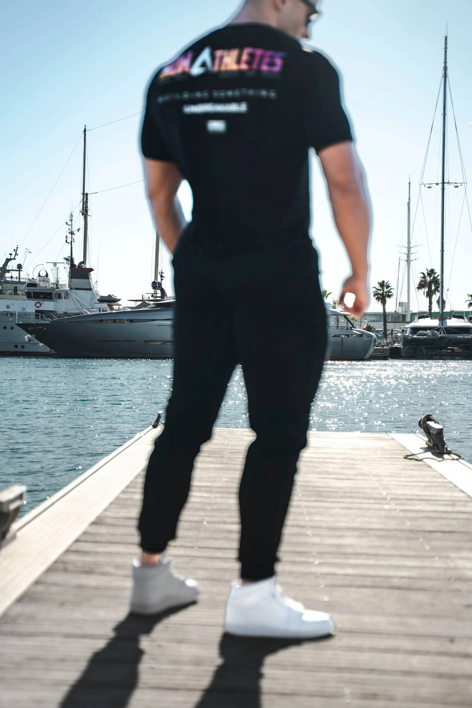 Camiseta Unbreakable Crew - Black