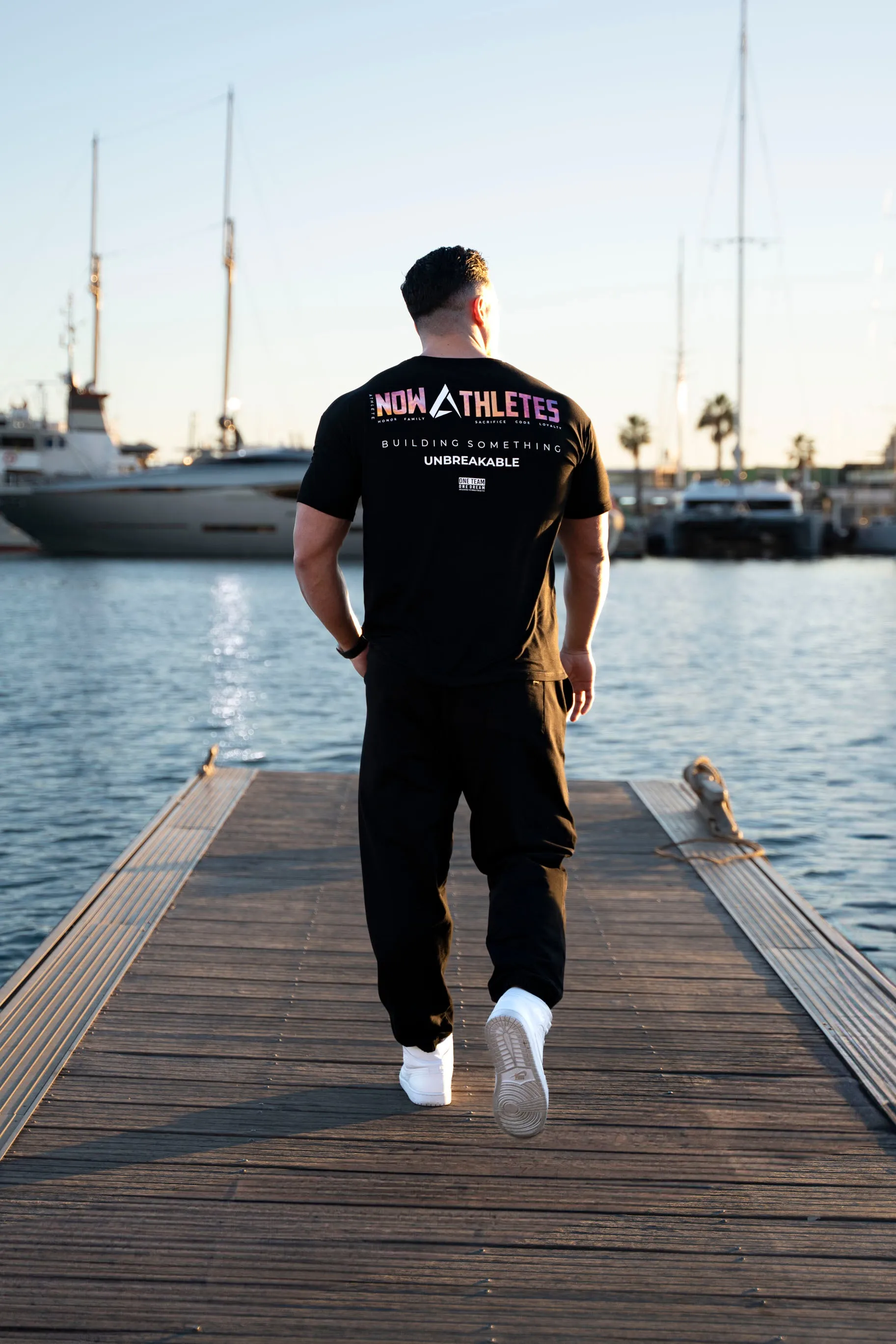 Camiseta Unbreakable Crew - Black