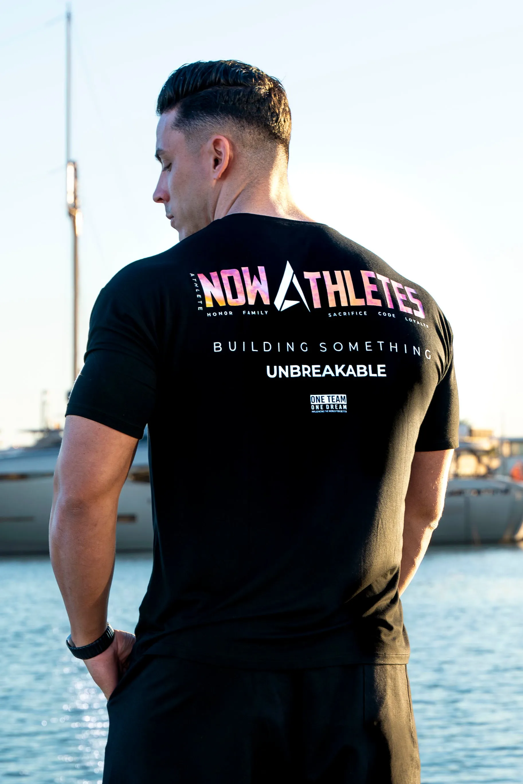 Camiseta Unbreakable Crew - Black