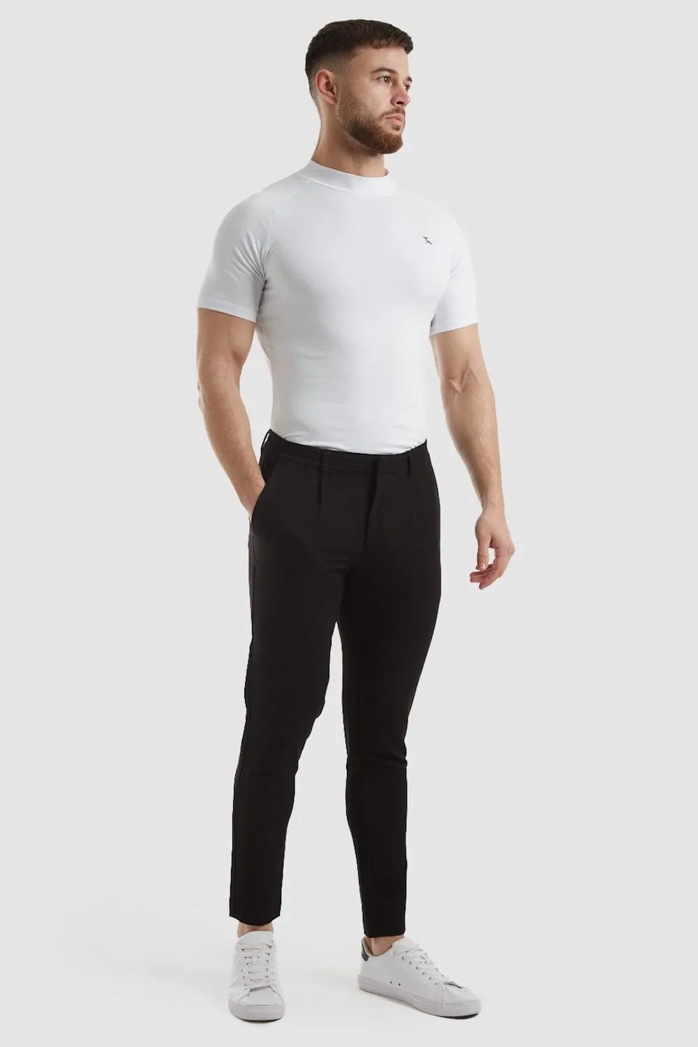 Cropped Pleated Trousers in Black
