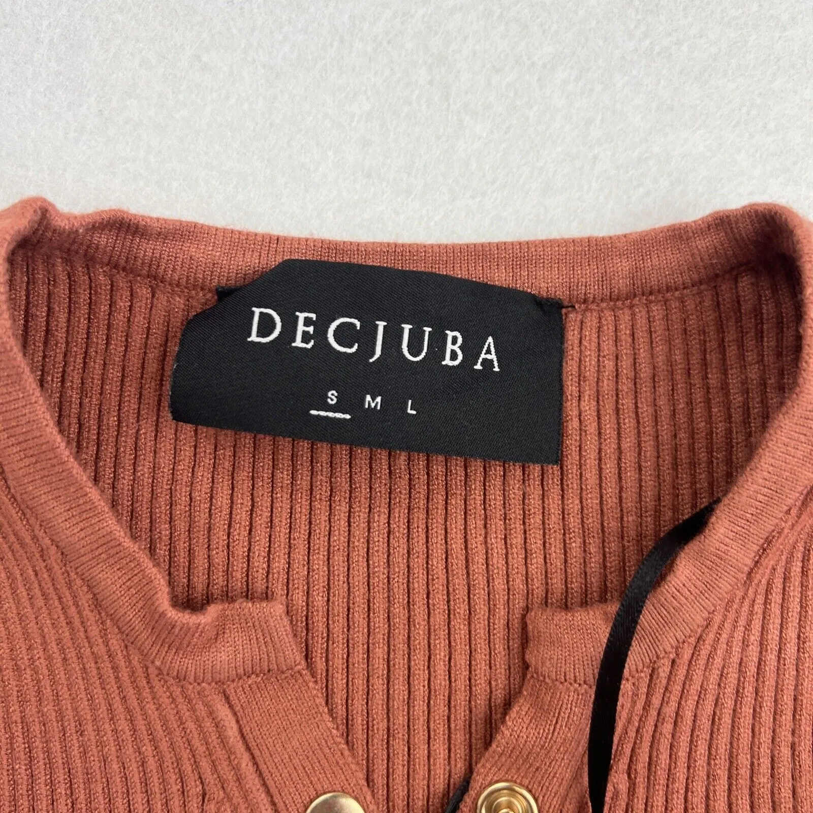 Decjuba Sadie Henley Short Sleeve Top Size Small