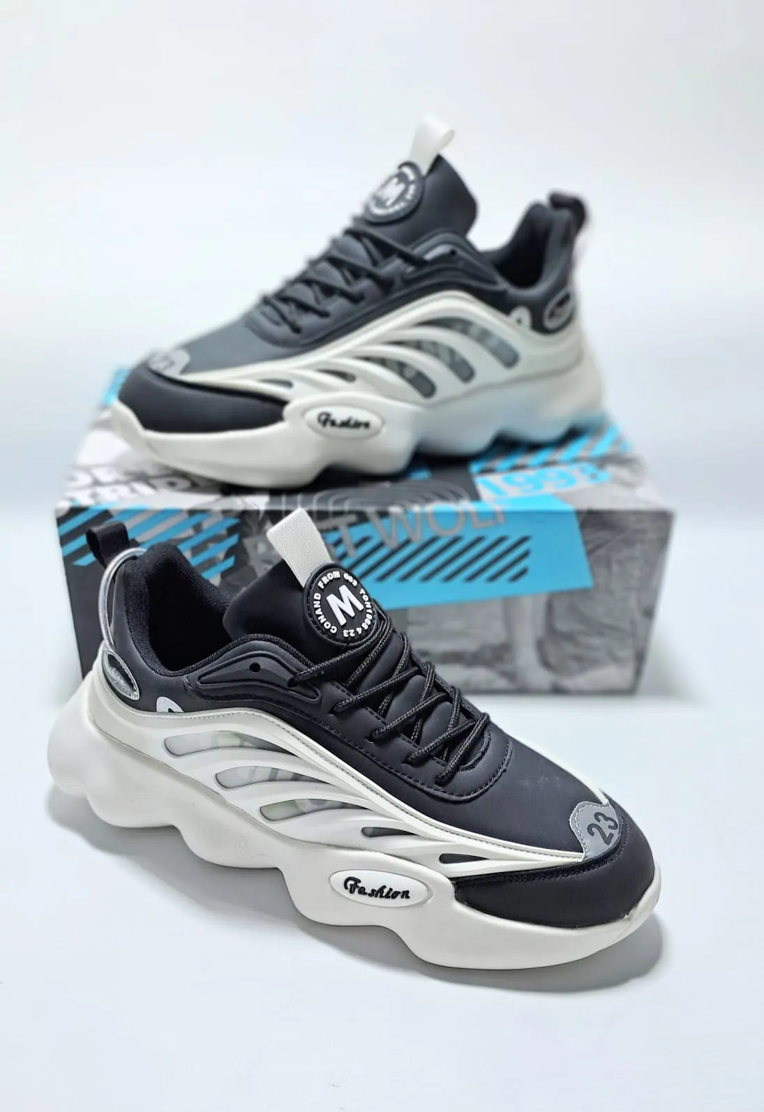 Fashion Tom 23 | White Black