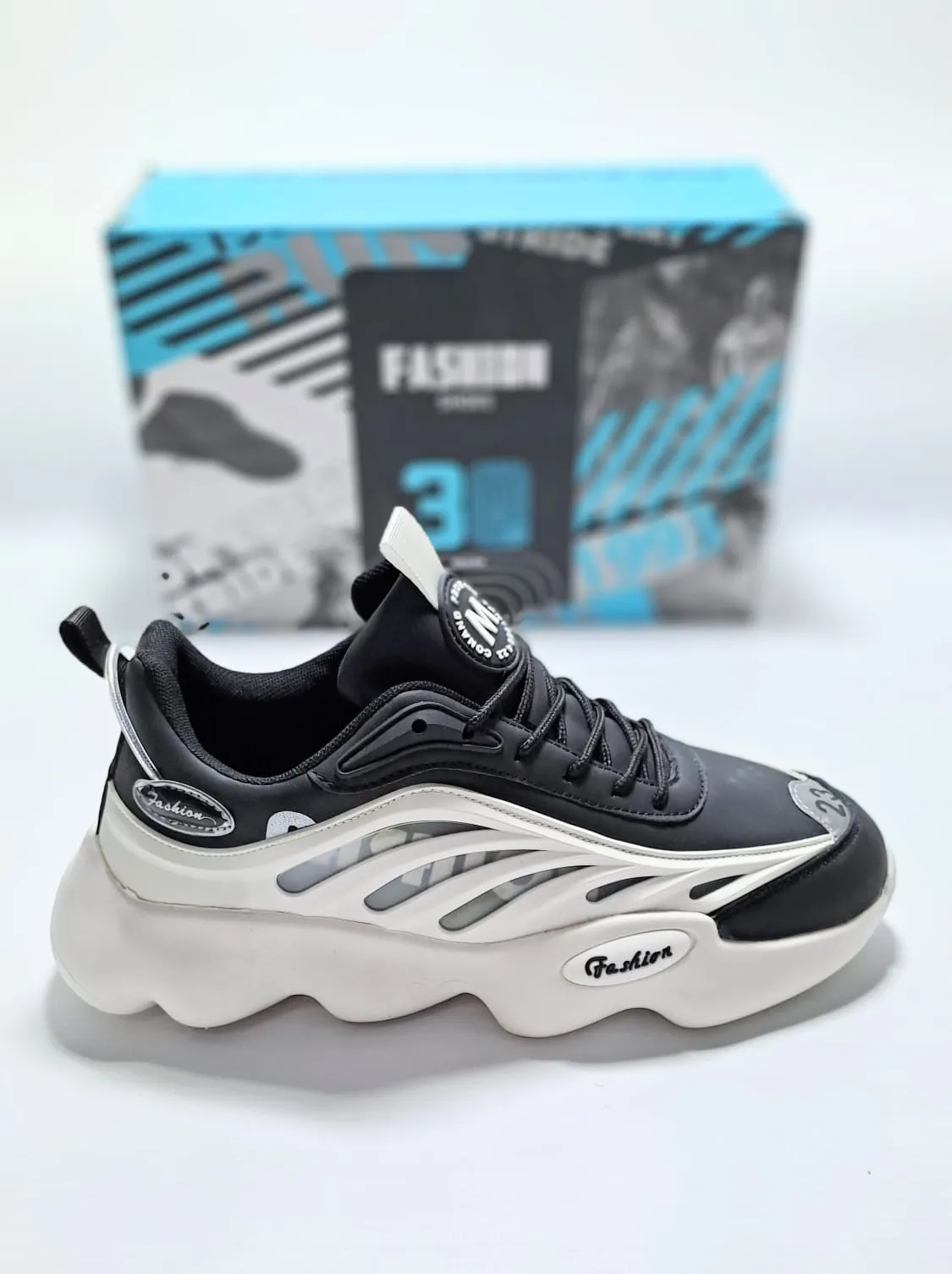 Fashion Tom 23 | White Black
