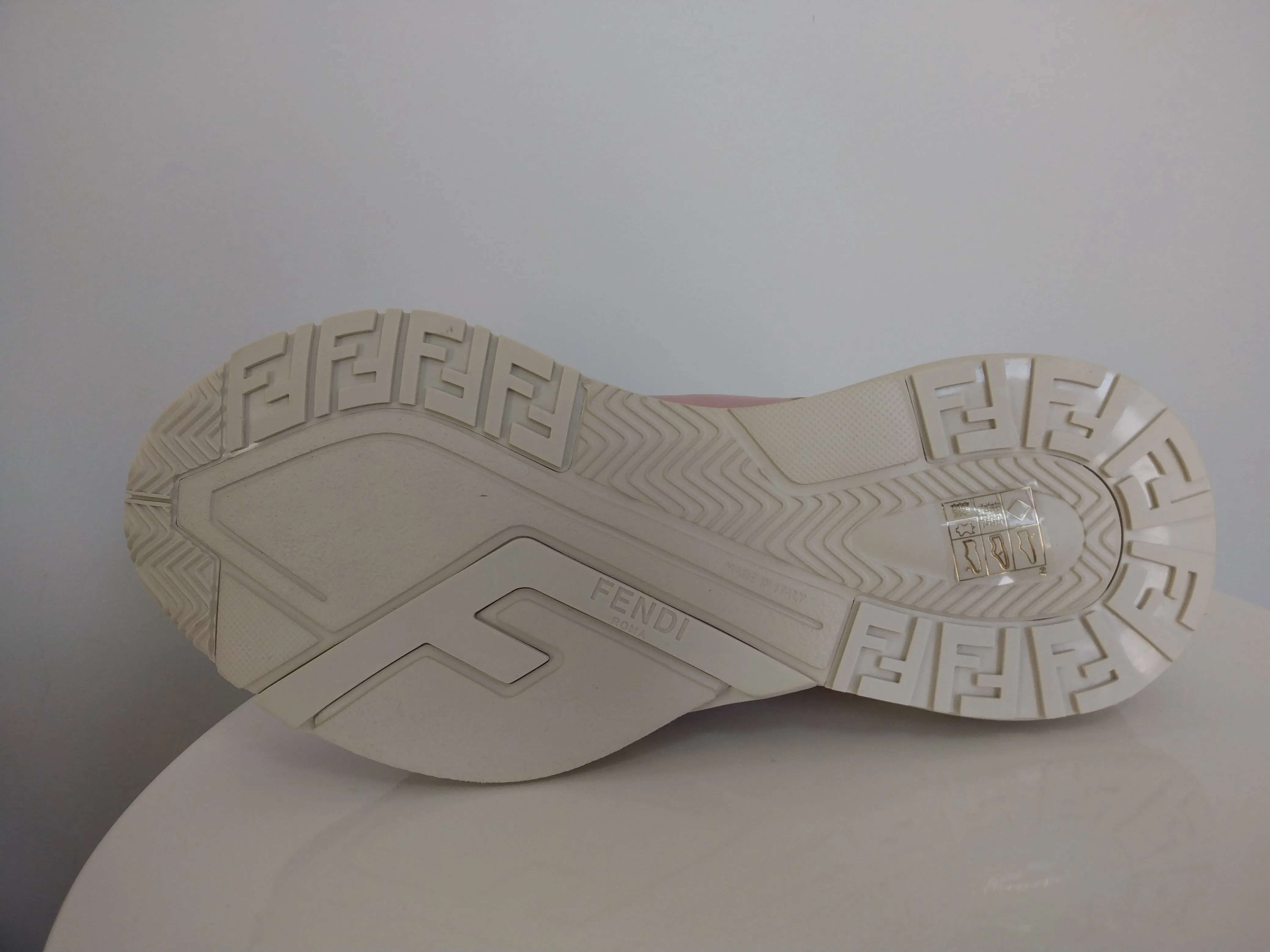 Fendi Pink Flow Sneaker - Leather Low-Top