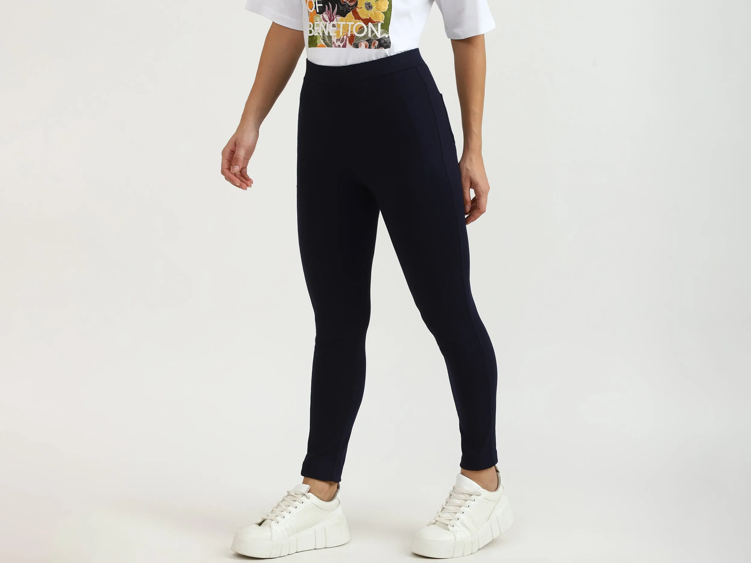 Ladies Solid Treggings