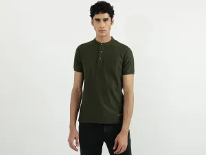 Men Textured Mandarin Collar T-Shirt