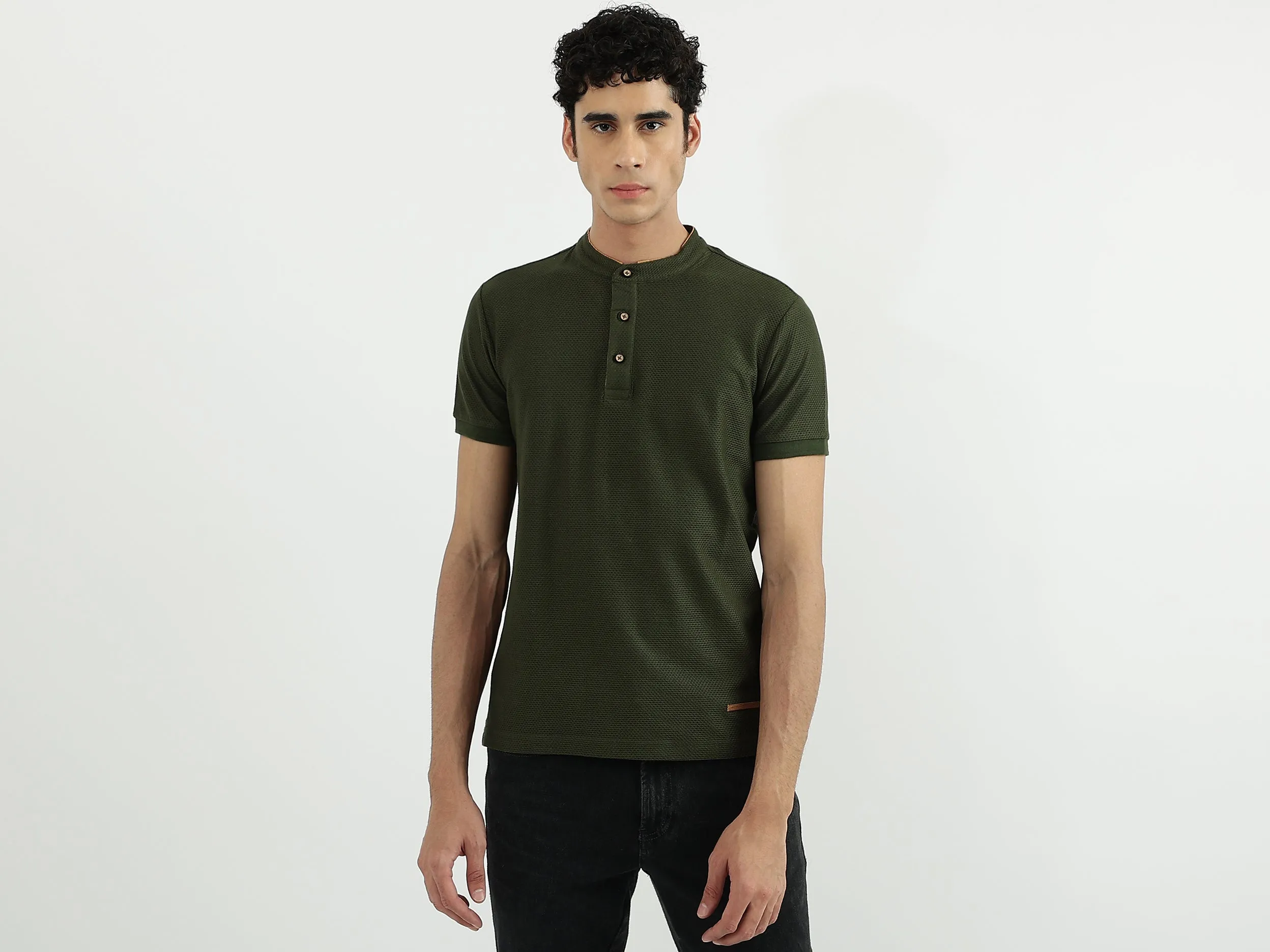 Men Textured Mandarin Collar T-Shirt