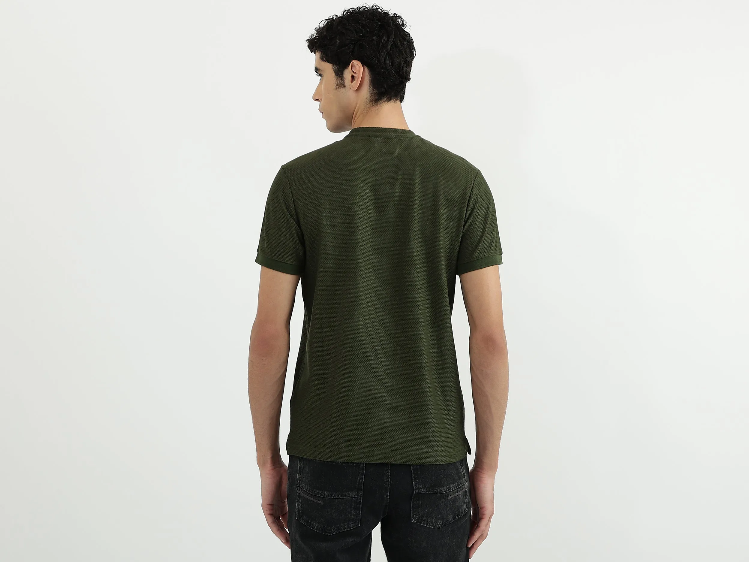 Men Textured Mandarin Collar T-Shirt