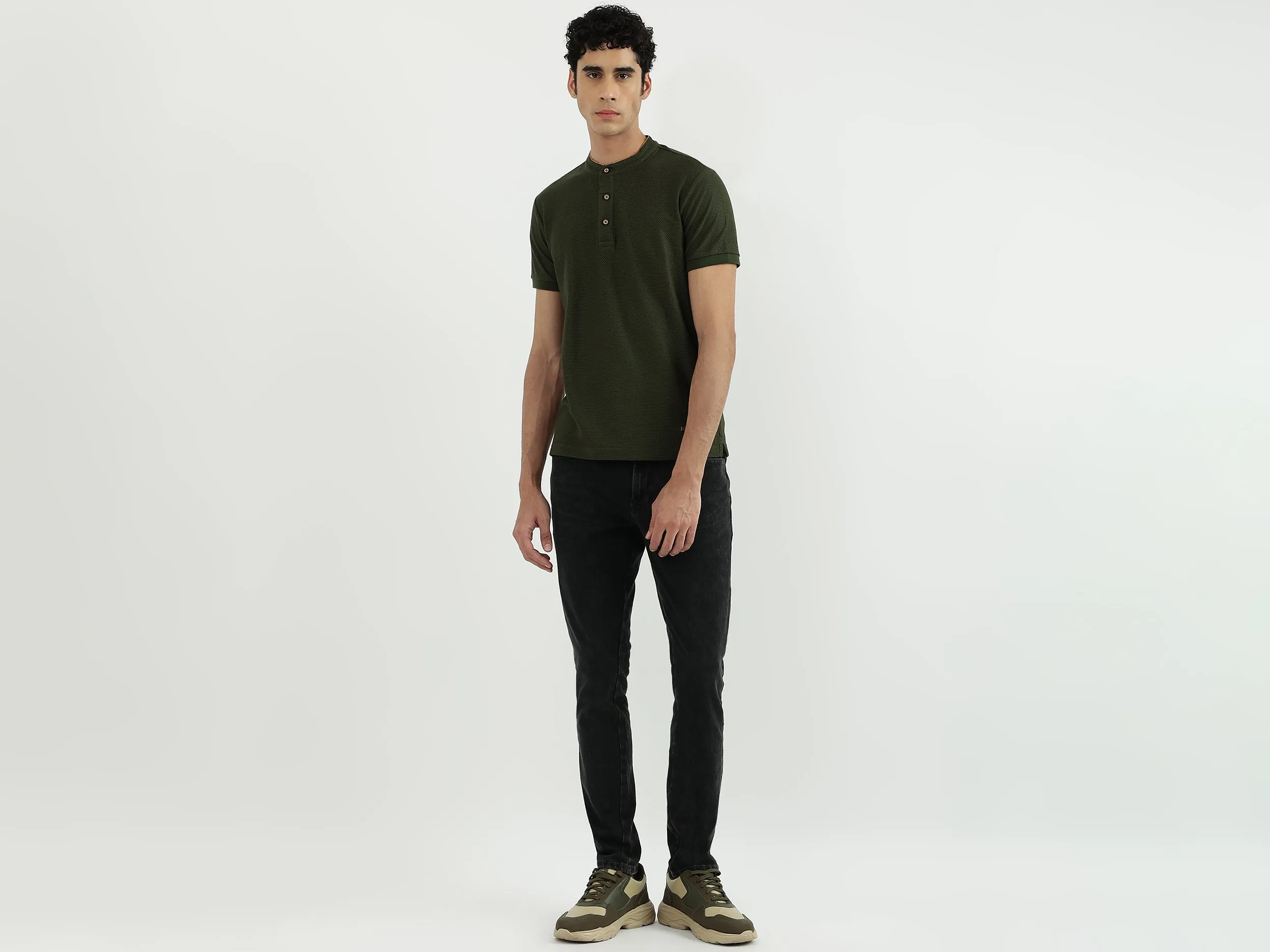 Men Textured Mandarin Collar T-Shirt