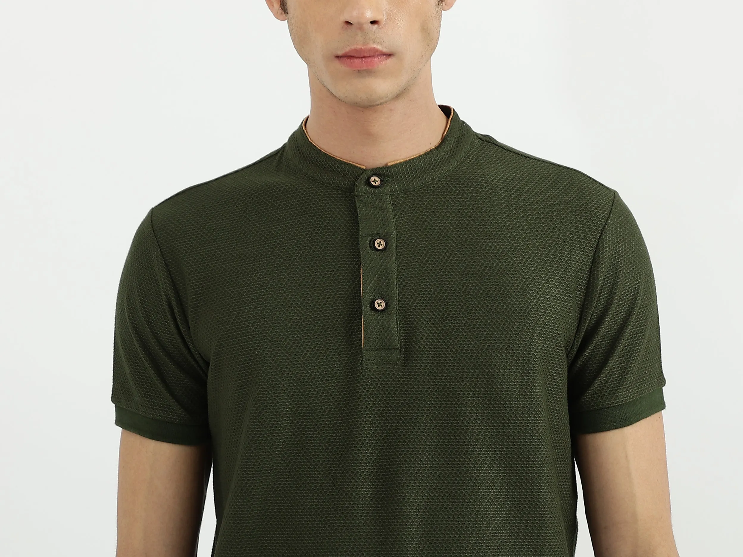 Men Textured Mandarin Collar T-Shirt