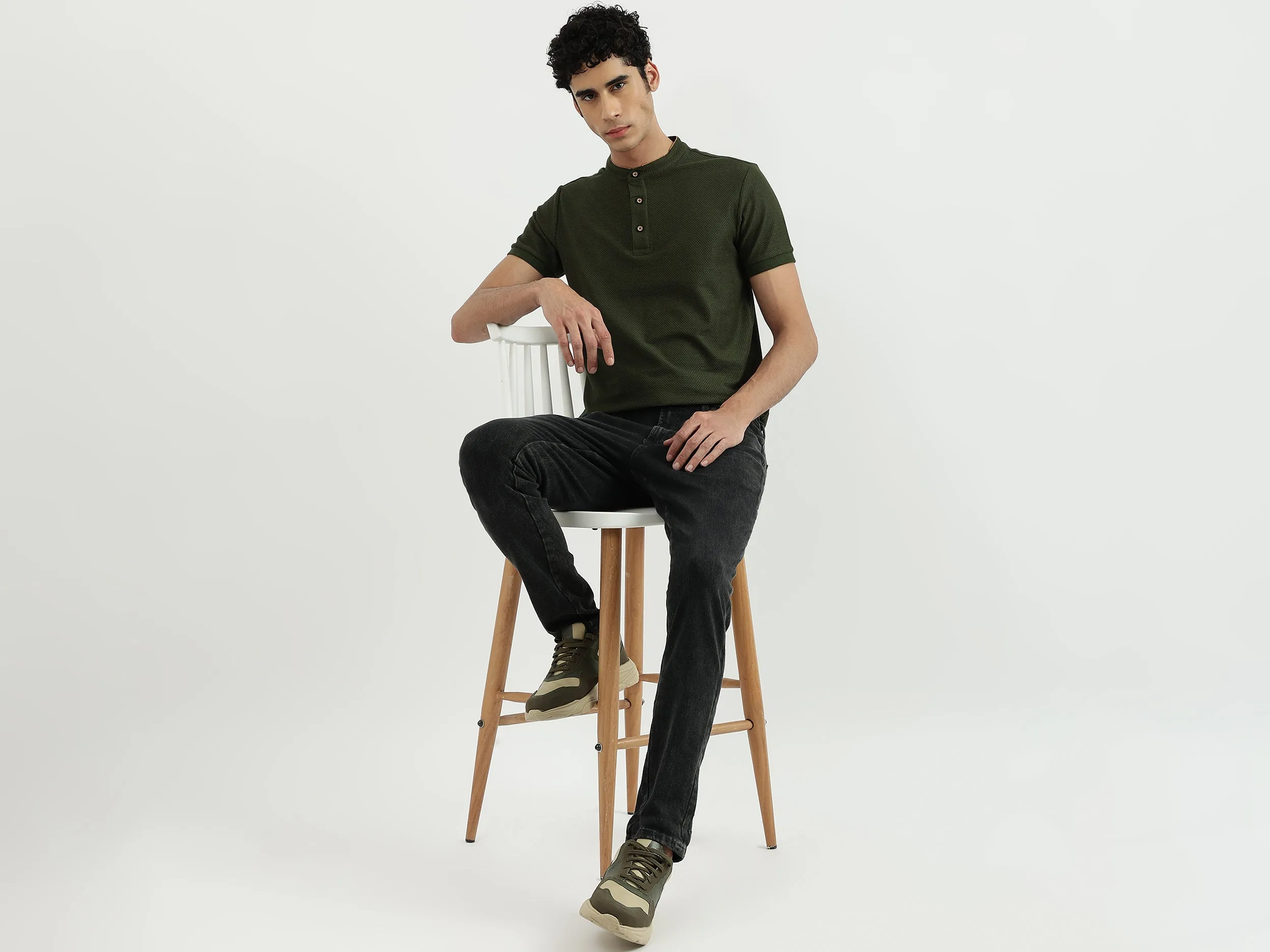 Men Textured Mandarin Collar T-Shirt