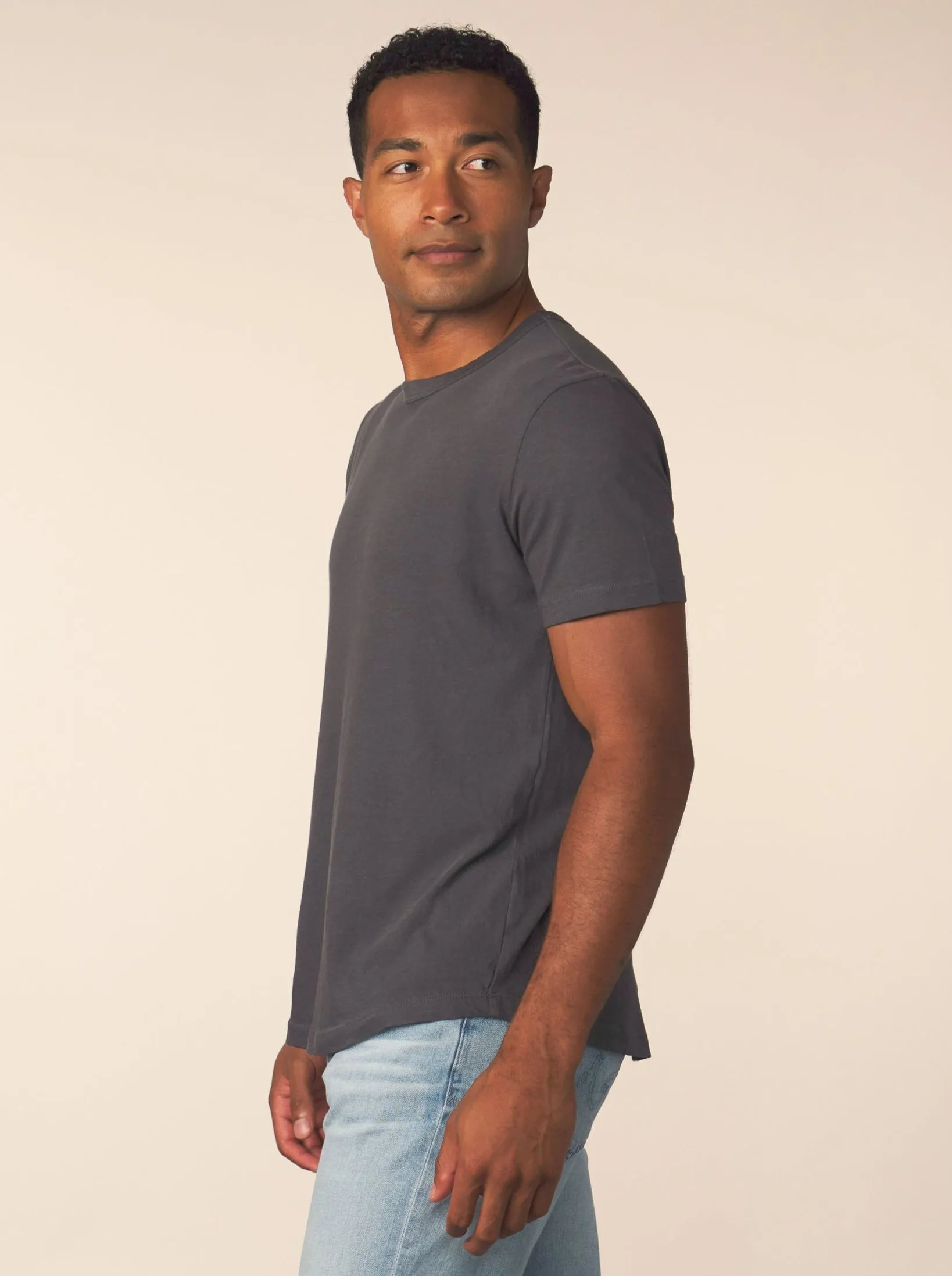 men’s cotton cashmere tee - carbon