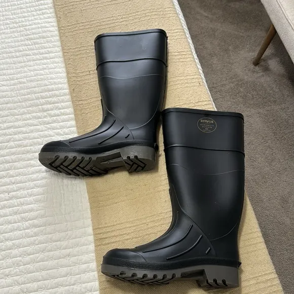 NWOT servus iron duke 15” poly end steel toe work boot