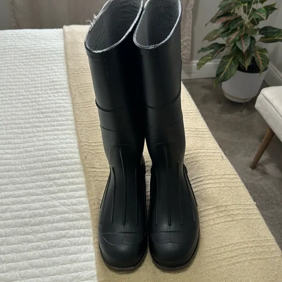 NWOT servus iron duke 15” poly end steel toe work boot