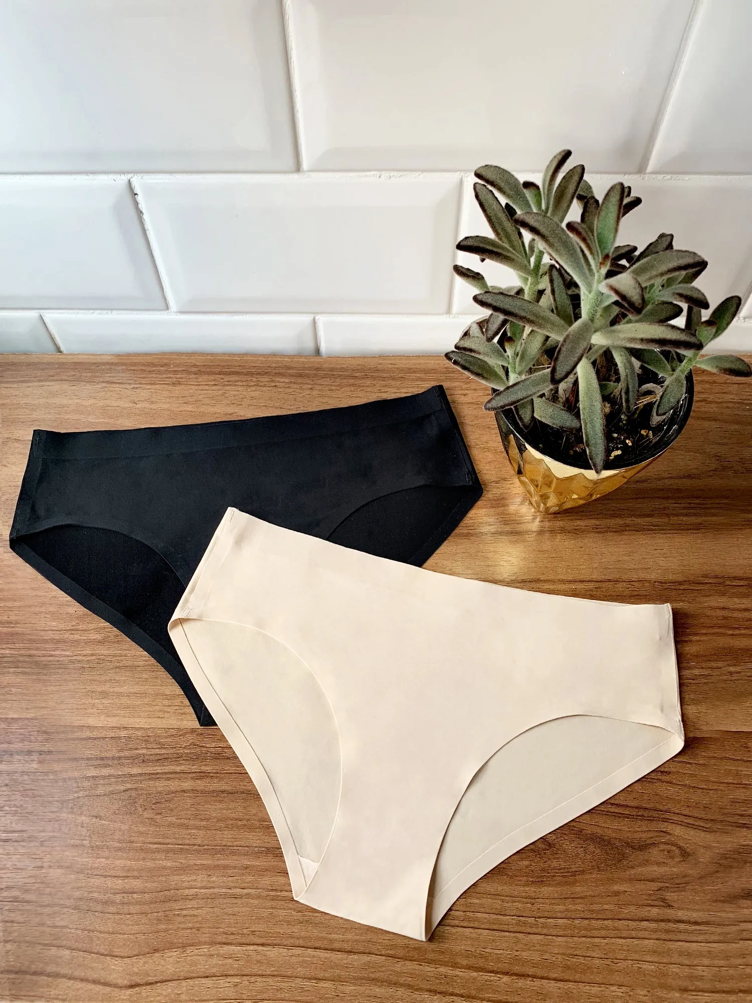 SEAMLESS UNDERWEAR