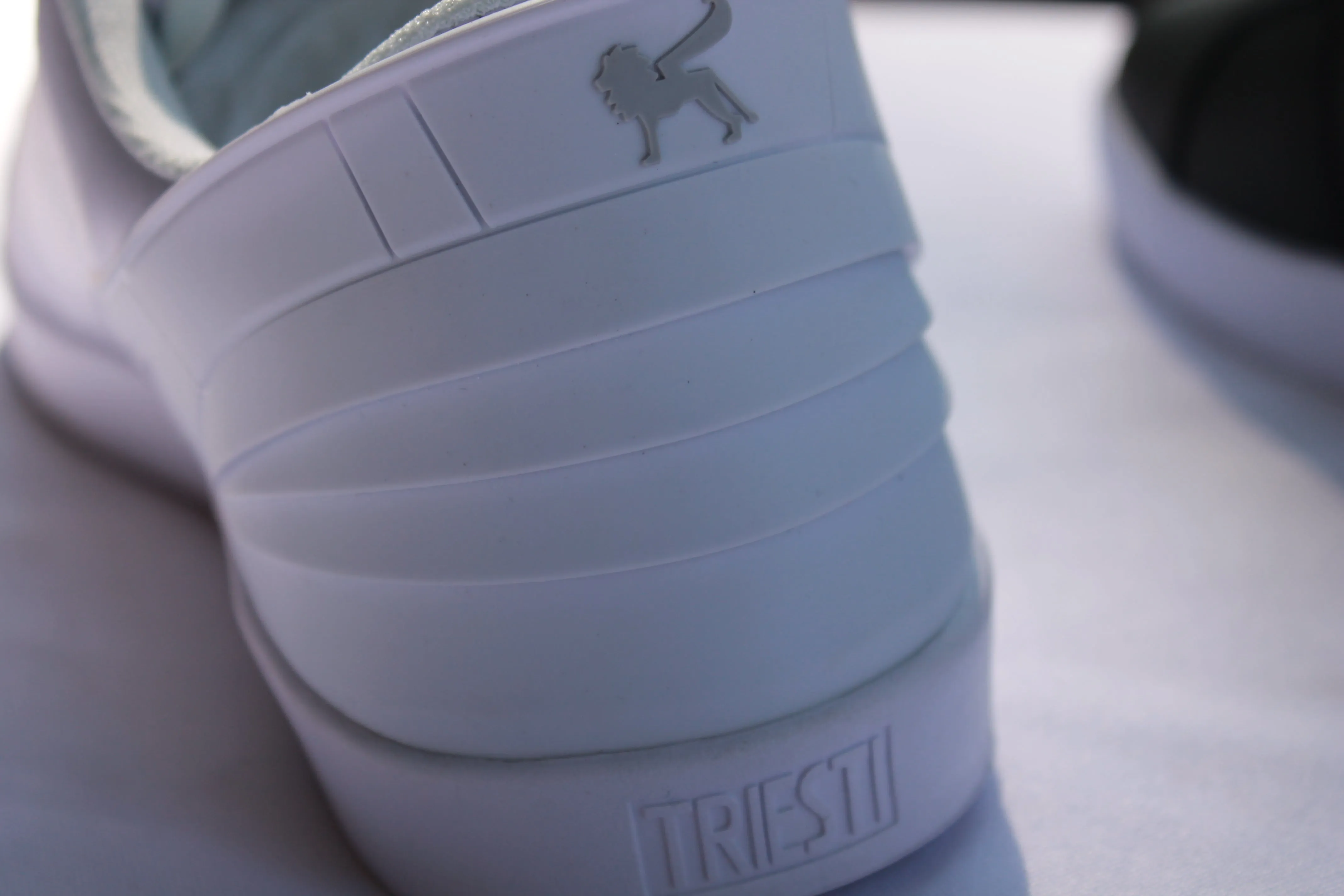 Triesti shoes: White
