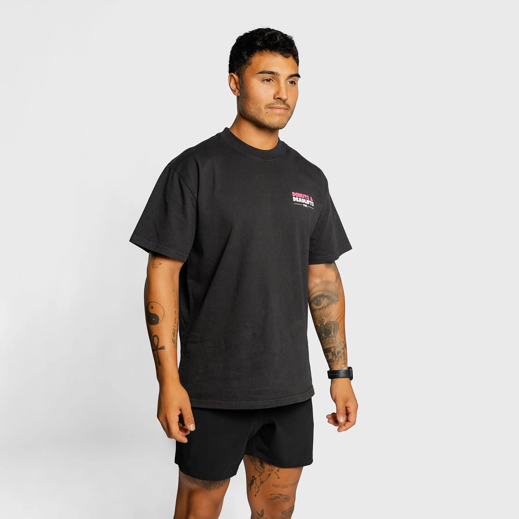 TWL - LIFESTYLE OVERSIZED T-SHIRT - DONUTS & DEADLIFTS - BLACK