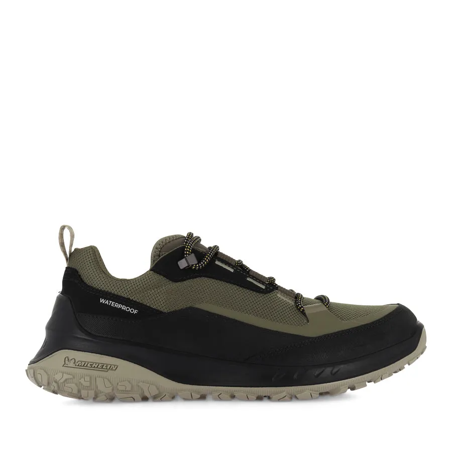 ULT-TRN LOW WP M 824254 - BLACK/TARMAC