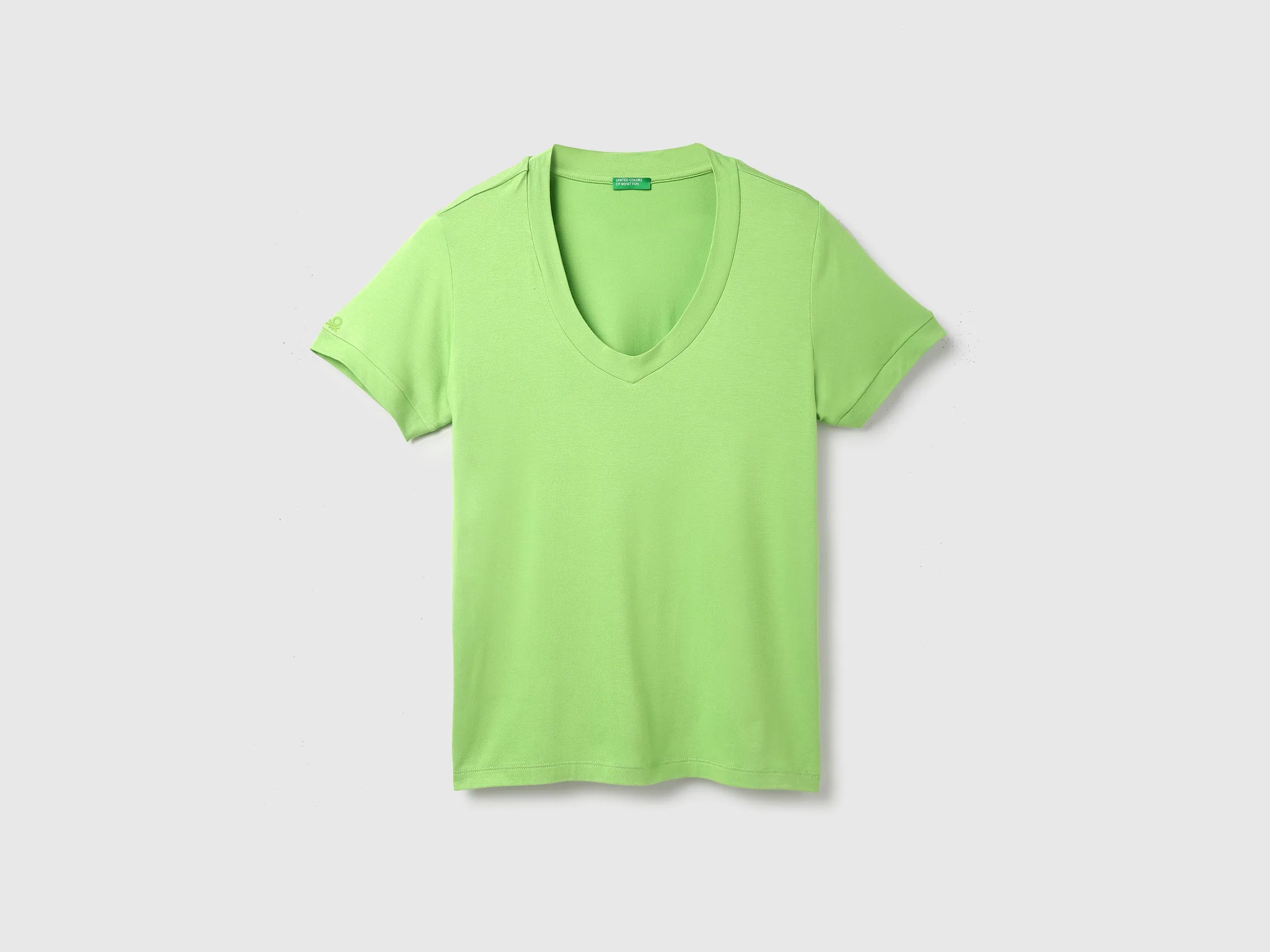 Viscose Solid V-Neck Women T-shirts