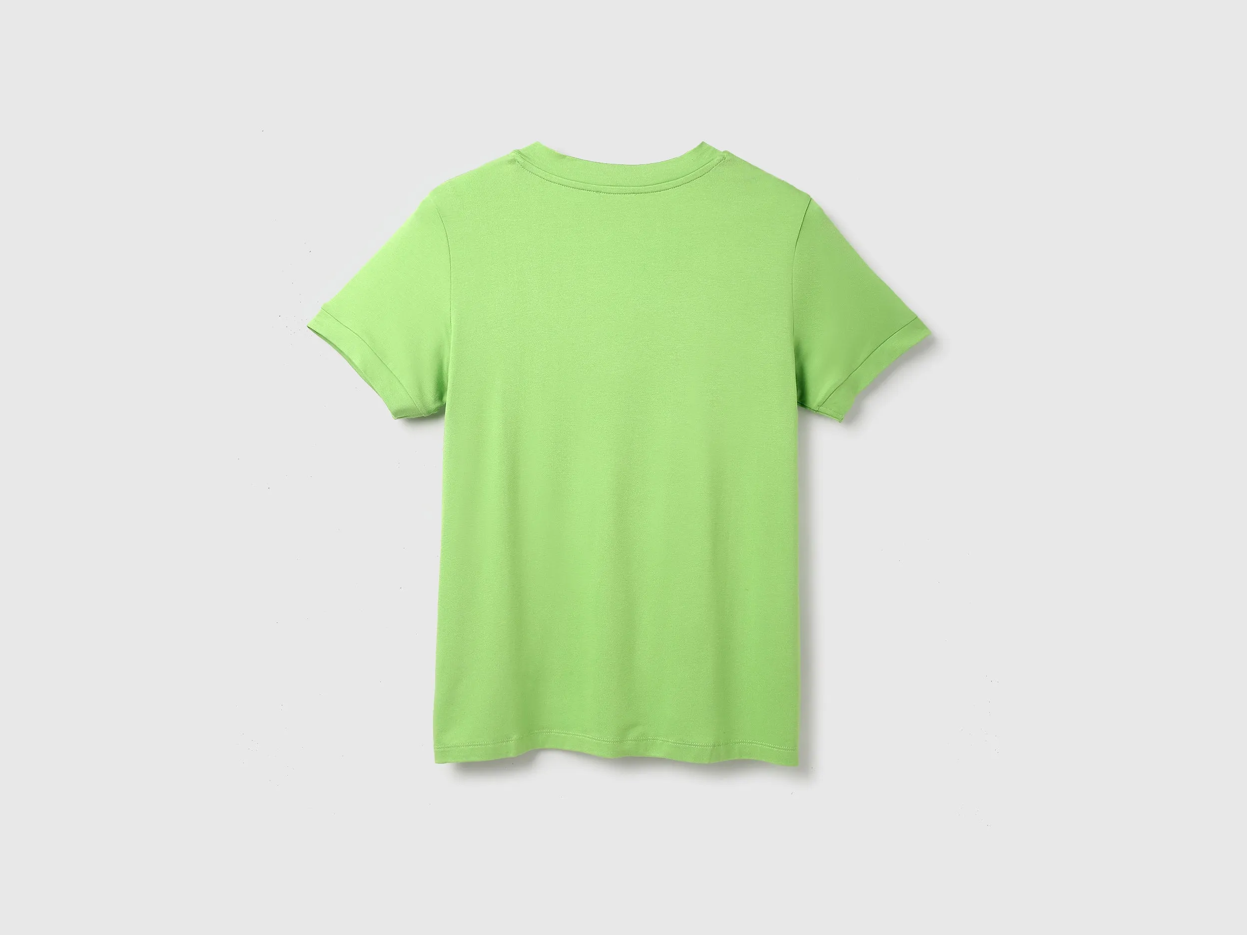 Viscose Solid V-Neck Women T-shirts