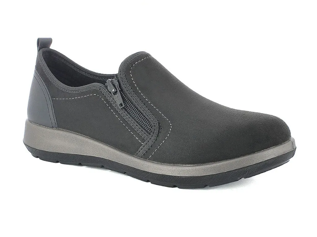 Women Sneakers WG41